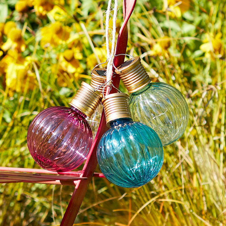 Éclat Céleste™ – Quatuor d’Ampoules Solaires à Suspendre