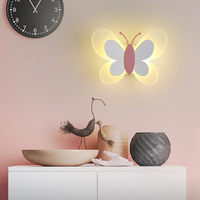 Éclat Aérien™ – Lampe Murale LED Style Papillon