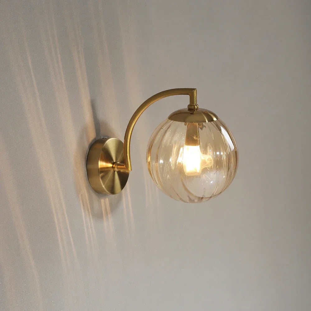 NordiVerre™ – Applique Murale Élégante à Effet Vitrail