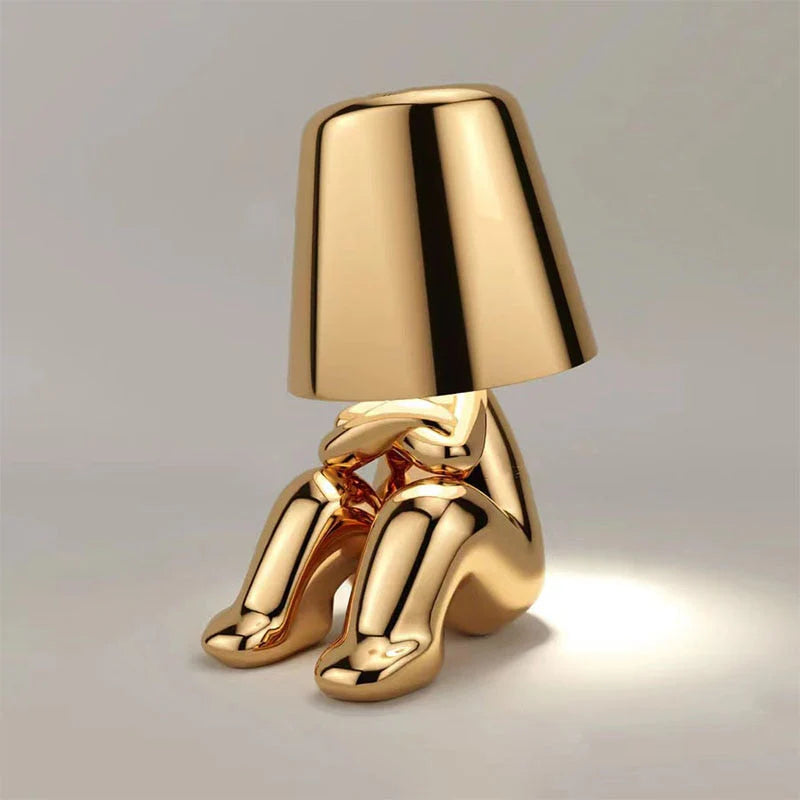 StatuLumi™ – Lampe LED Artistique avec Sculpture Dorée