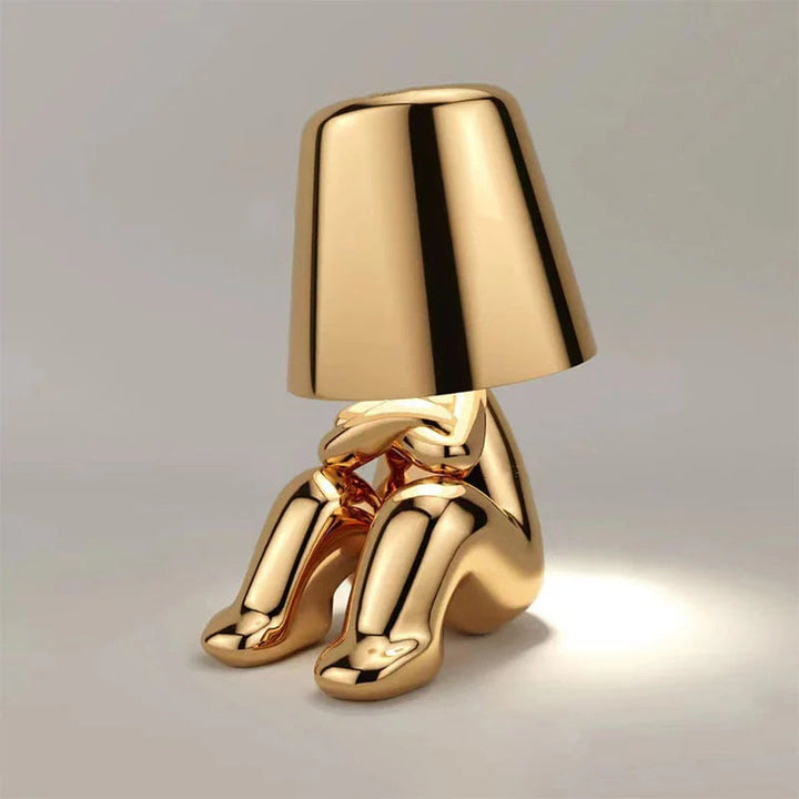 StatuLumi™ – Lampe LED Artistique avec Sculpture Dorée