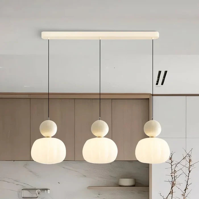 LumiCrème™ – Suspension Douce Inspirée de l’Art Déco
