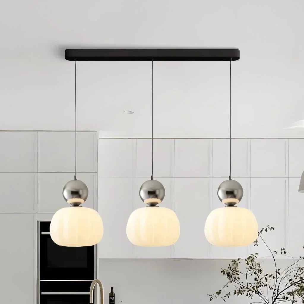 LumiCrème™ – Suspension Douce Inspirée de l’Art Déco