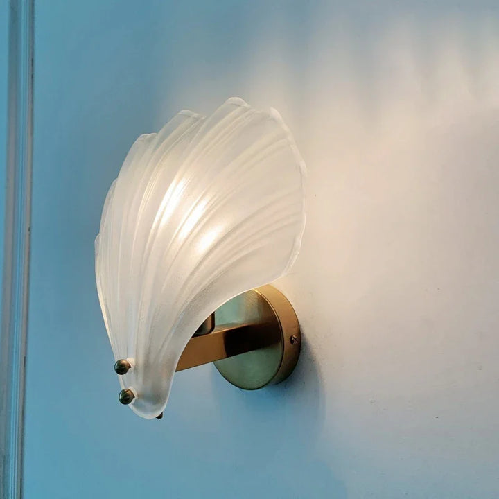 LustraBrass™ – Élégance Murale en Laiton et Verre