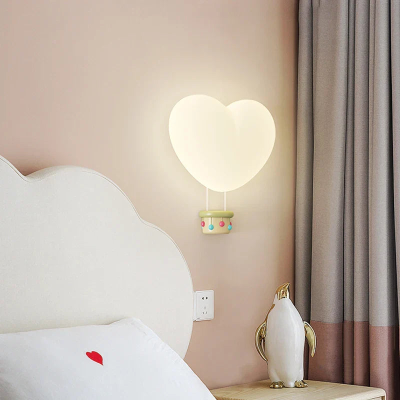 CœurLumi™ – Applique Murale LED Fille Romantique