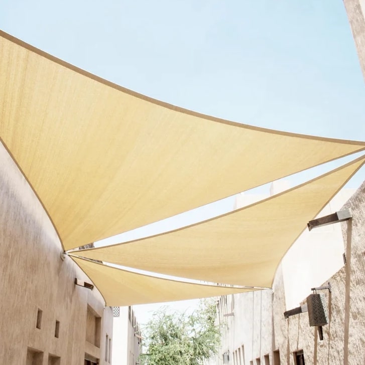 TerraShade™ – Triangle d’Ombrage Couleur Sable