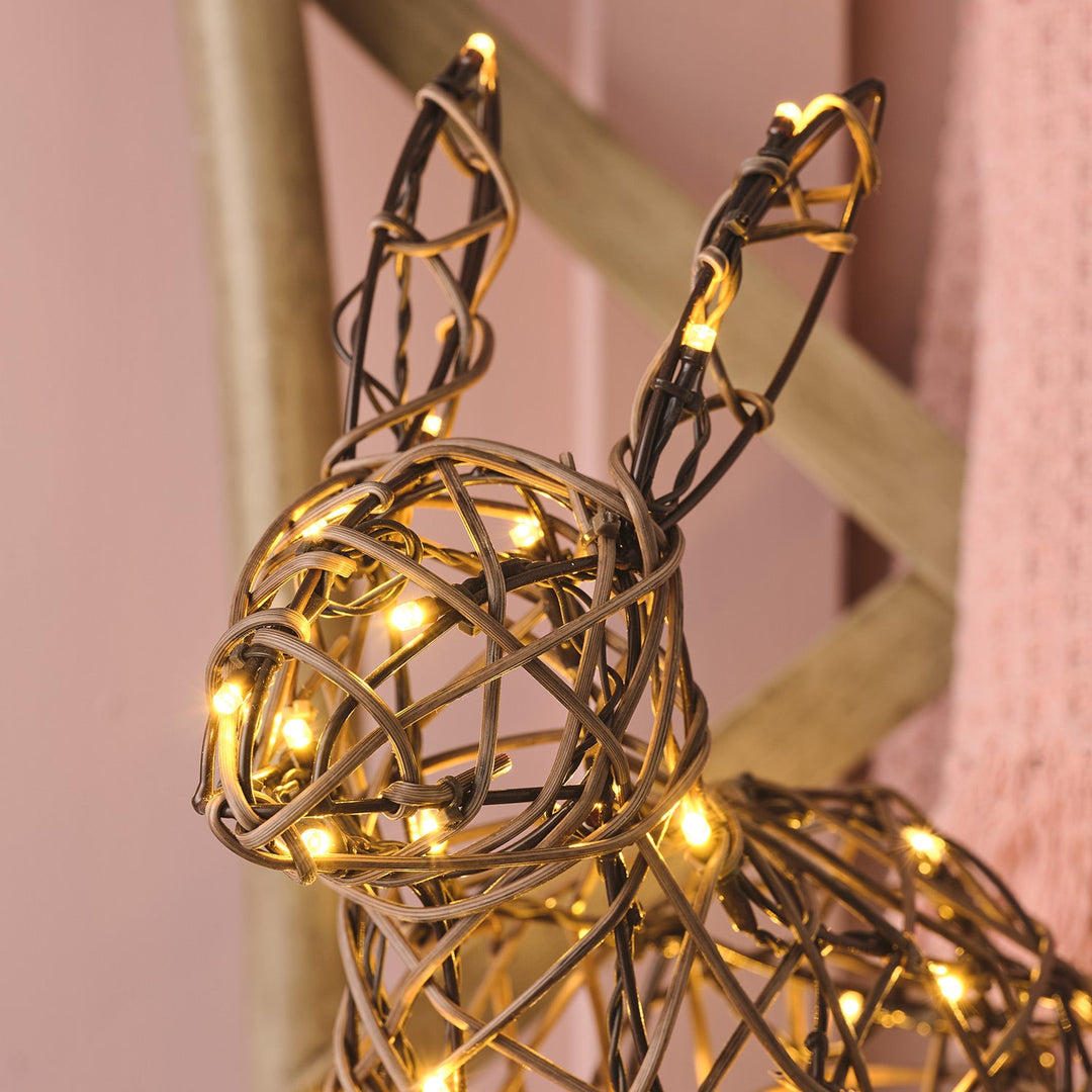 Lapin Éclatant™ en Rotin 33 cm, Fonctionne sur Piles