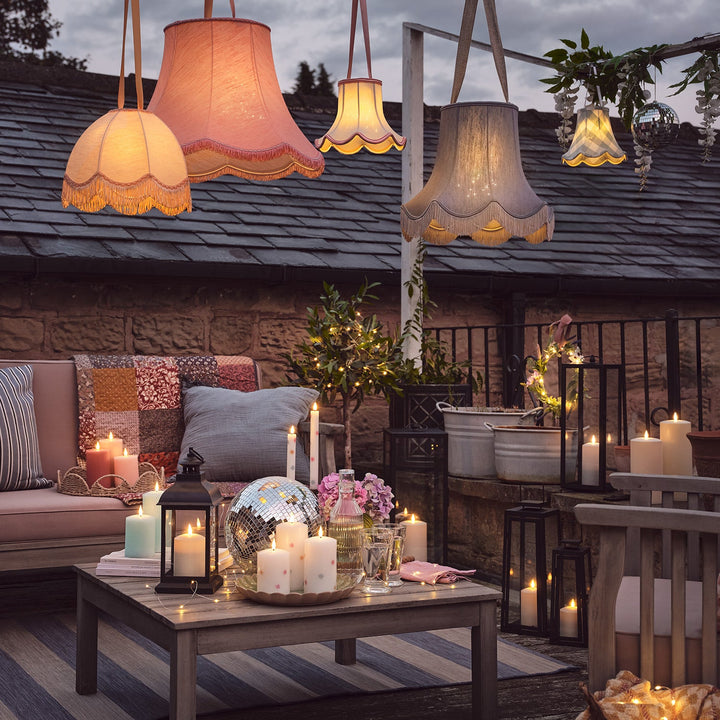 Lanterne Noire Trentham avec Bougie LED et Télécommande