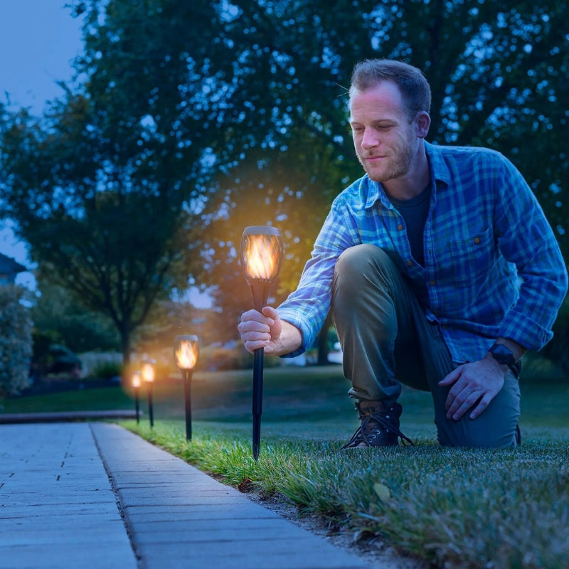 Twilight Torch™ – Lampe de Jardin Flamme Solaire