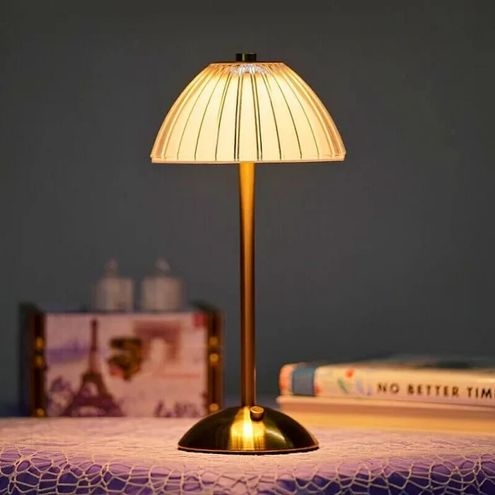 CristalLux™ – Lampe Métal Design Épuré