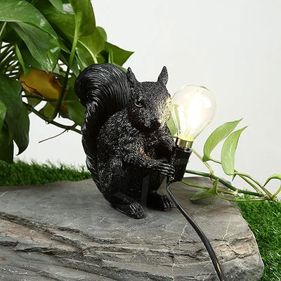LumiRongeur™ – Lampe Déco avec Écureuil en Résine