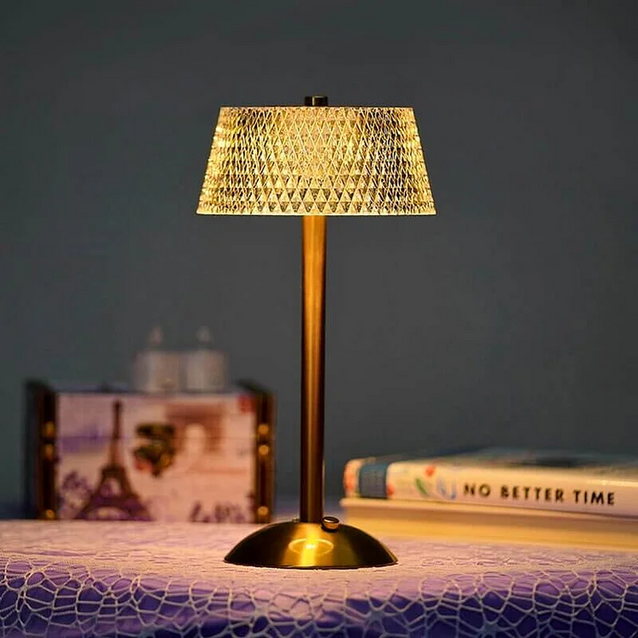 CristalLux™ – Lampe Métal Design Épuré
