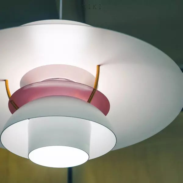 Layera™ – Luminaire Suspendu Métallique à Effet Structuré
