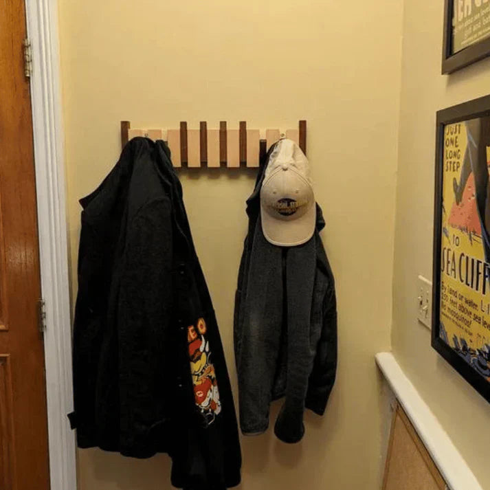 ZenCrochet™ – Porte-Manteau Japandi en Bois au Style Épuré